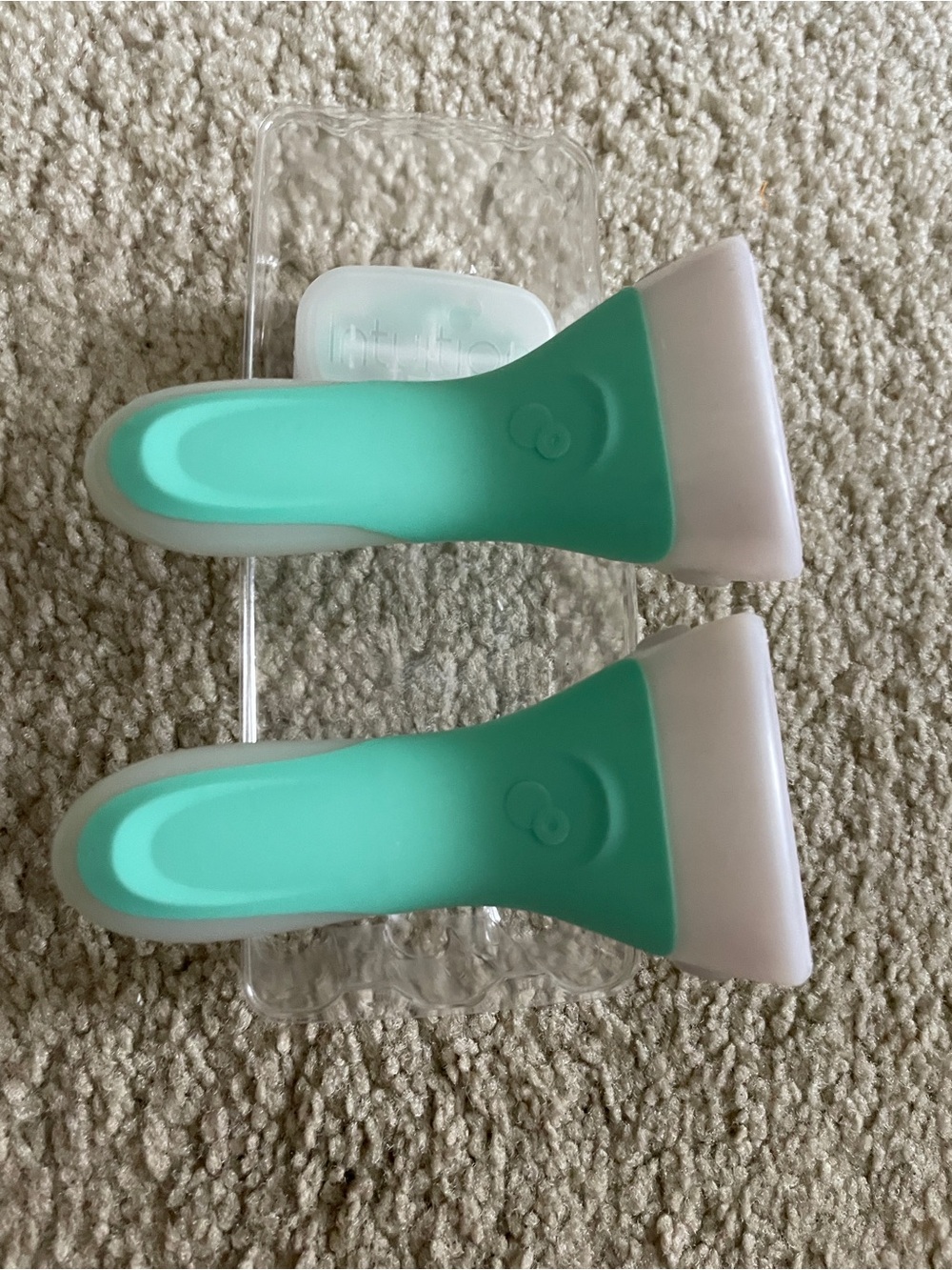 chic Intuition Razor Handle in Mint - Picture 4 of 5